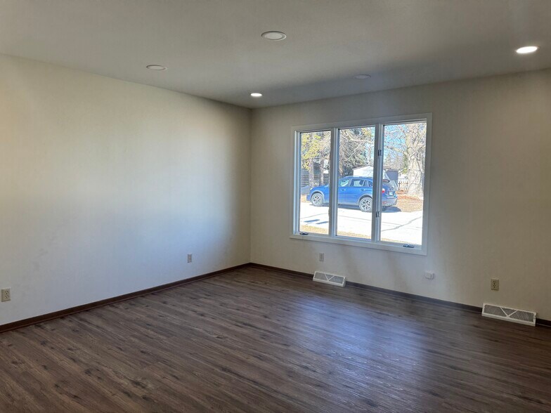 More Photos Of 2722 N 21st St, Sheboygan Office For Sale