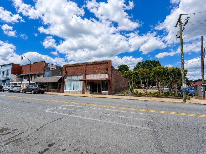 Primary Photo Of 104 W Swannanoa Ave, Liberty General Retail For Sale