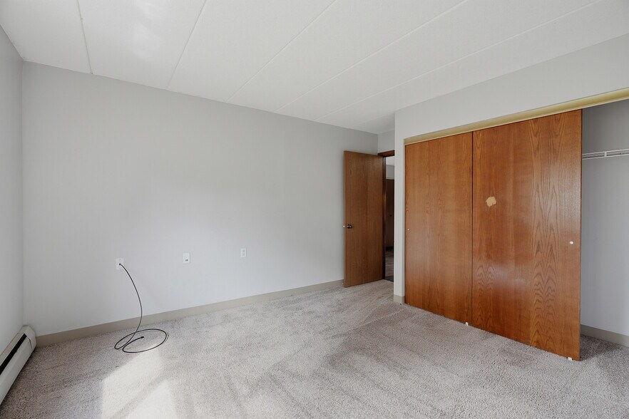 More Photos Of 985 Ivy Ave E, Saint Paul Apartments For Sale