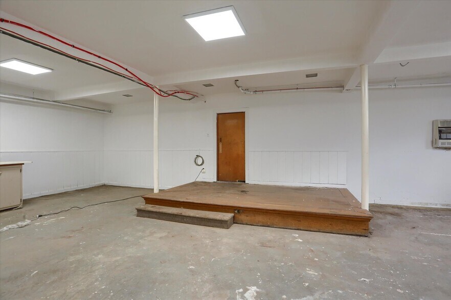 More Photos Of 5948 Linglestown Rd, Harrisburg Restaurant For Sale