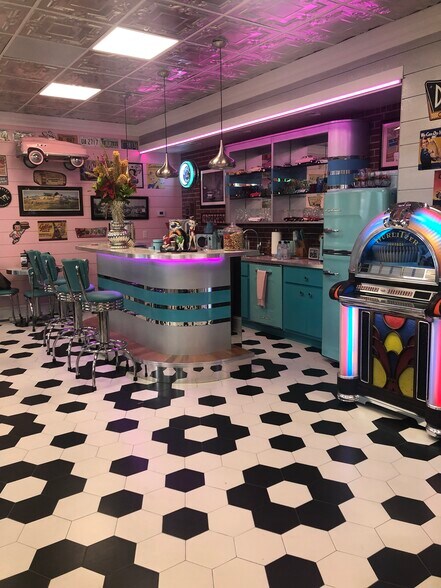 More Photos Of 10601 Commerce St, Summerville Auto Dealership For Sale