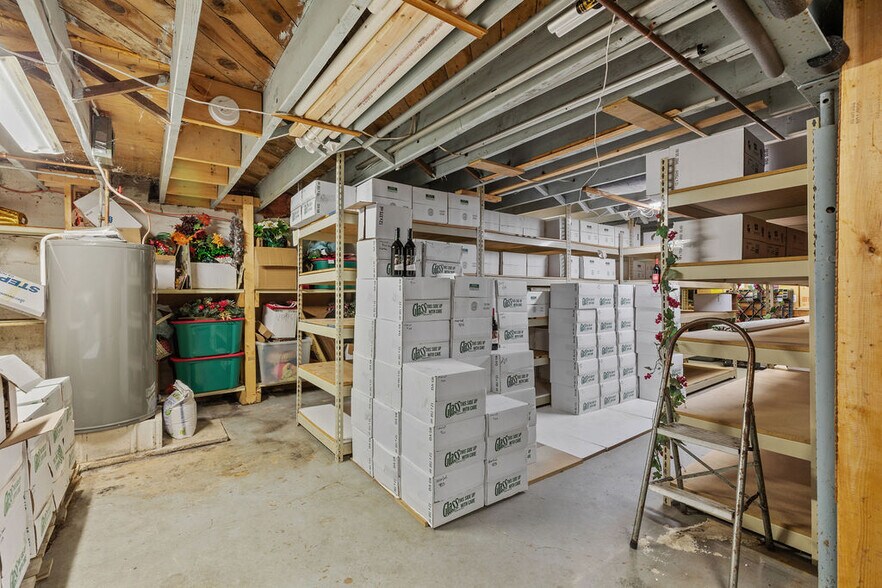 More Photos Of 877 State Fair Blvd, Solvay Storefront For Sale