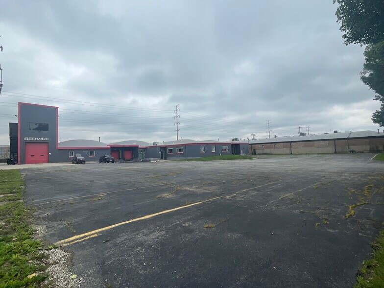 More Photos Of 2625 Gardner Rd, Broadview Warehouse For Lease