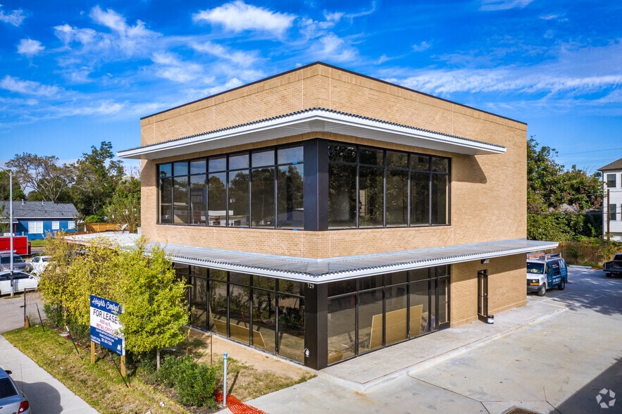 Primary Photo Of 729 W 19th St, Houston Storefront Retail Office For Sale