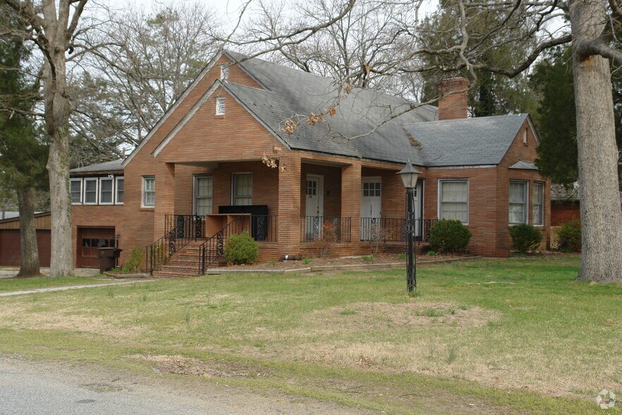 More Photos Of 2306 S Cannon Blvd, Kannapolis Office Residential For Sale