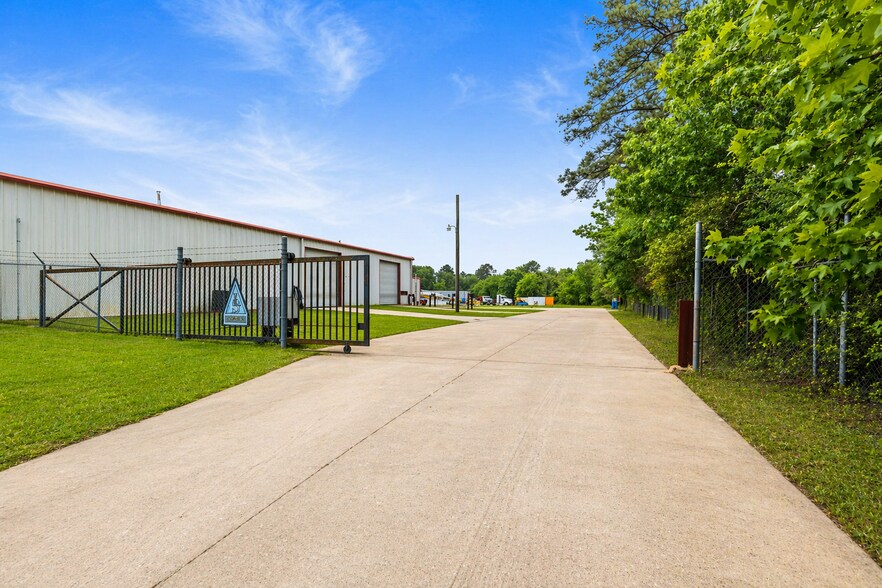 More Photos Of 516 FM 3083 Rd, Conroe Industrial For Lease
