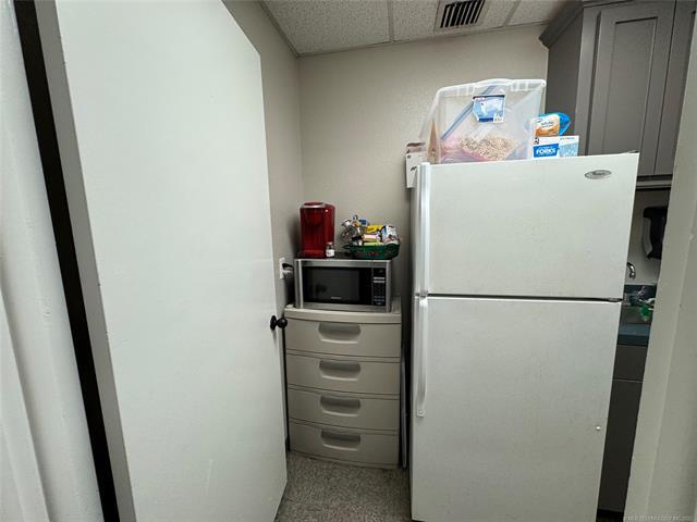 More Photos Of 1029 E Washington Ave, Mcalester Rehabilitation Center For Sale