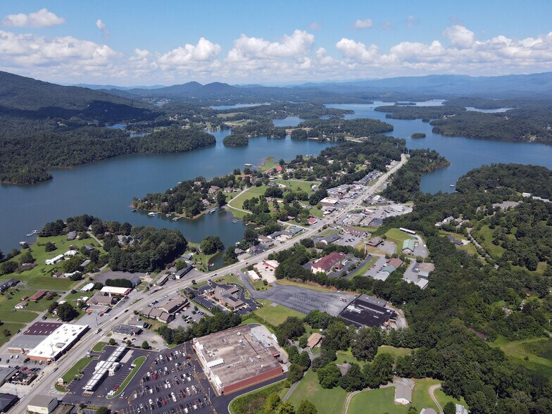 More Photos Of 244 N Main St, Hiawassee Fast Food For Lease