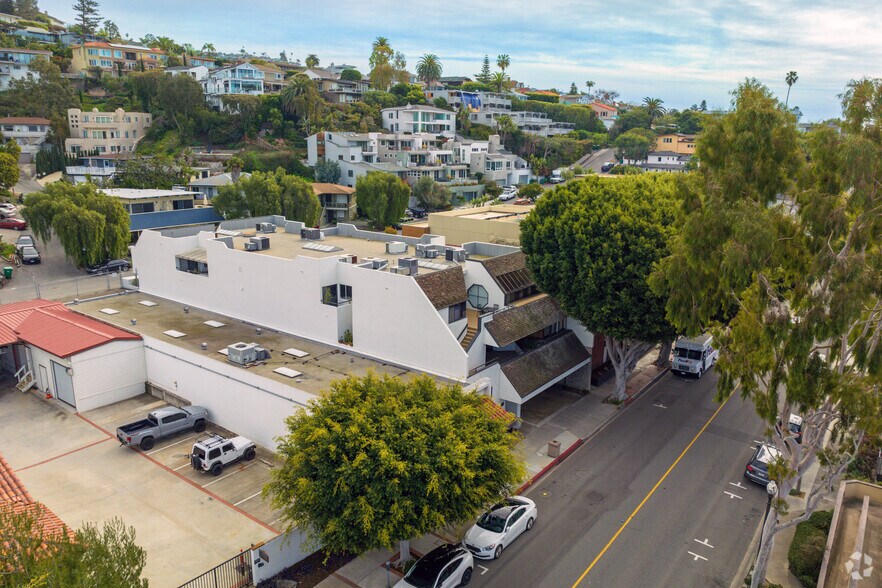 More Photos Of 352 3rd St, Laguna Beach Office For Sale