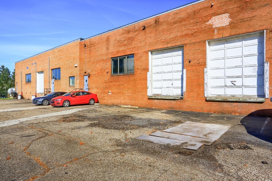 More Photos Of 150 Gamma Dr, Pittsburgh Light Manufacturing For Sale