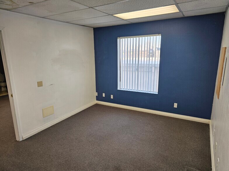 More Photos Of 1020 A St SE, Auburn Storefront Retail Office For Lease