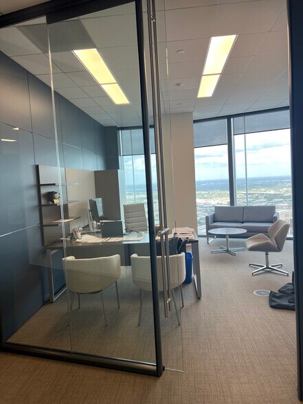 More Photos Of 609 Main St, Houston Office For Lease