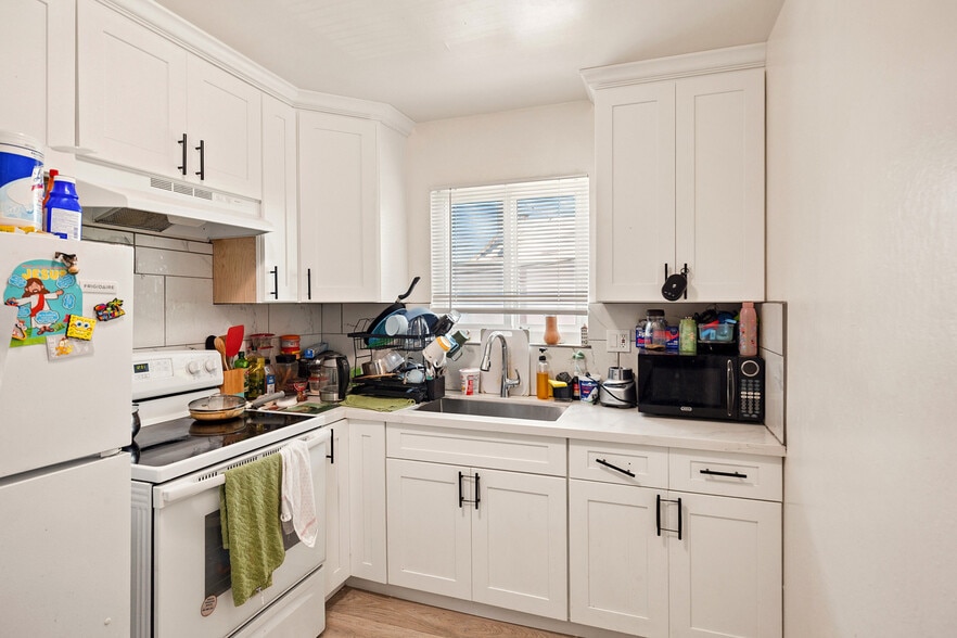 More Photos Of 557 Hampshire Ave, Redwood City Apartments For Sale