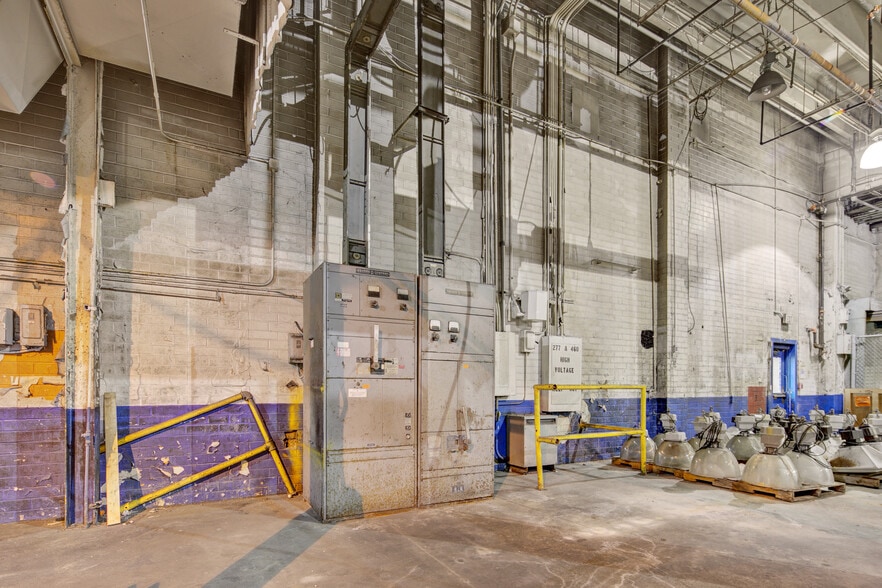 More Photos Of 3036 Gillespie St, Fayetteville Manufacturing For Lease