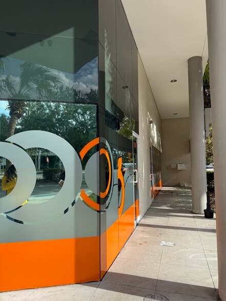 More Photos Of 1000 Park Centre Blvd, Miami Showroom For Lease