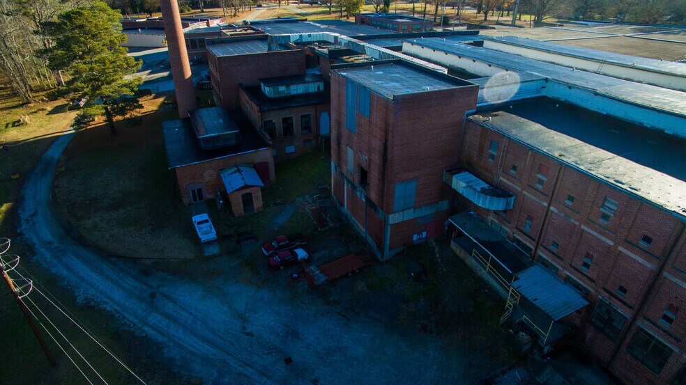 More Photos Of 200 Barrett St, Monroe Warehouse For Lease