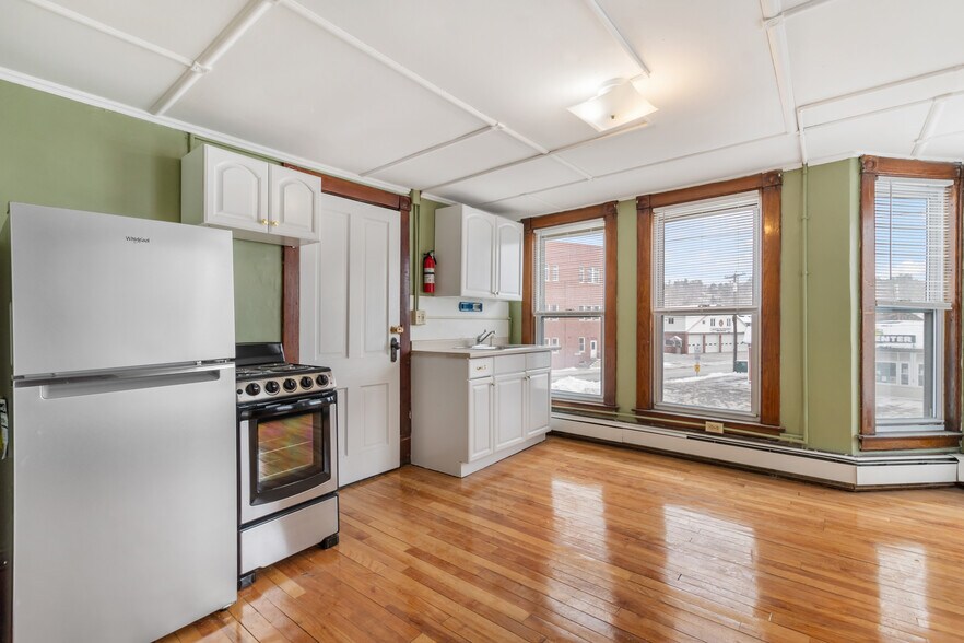 More Photos Of 4 Elm St, Lancaster Apartments For Sale