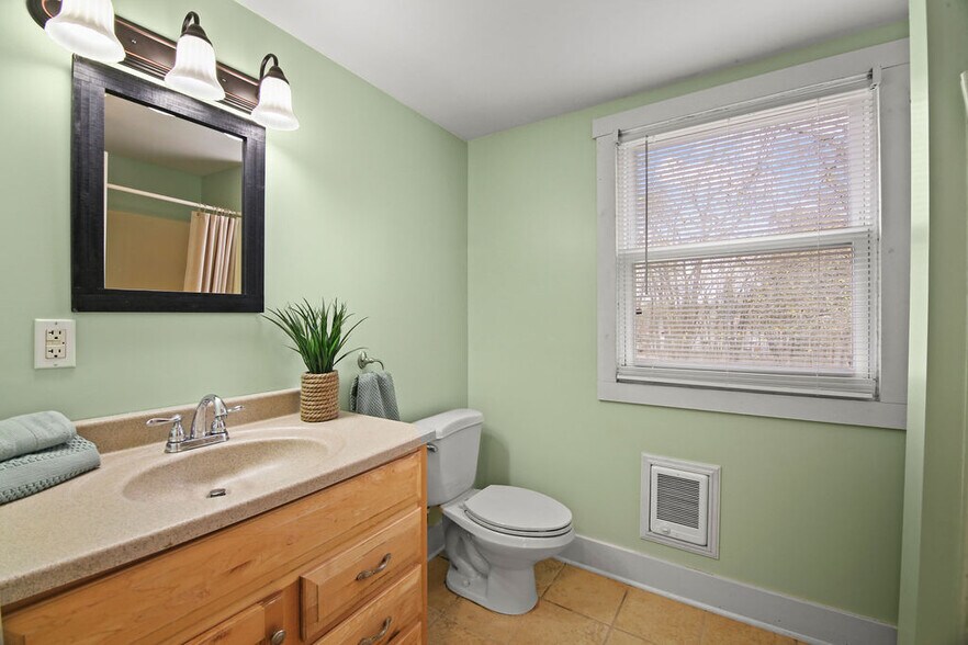 More Photos Of 18 Elm St, Rocky Hill Office Residential For Sale