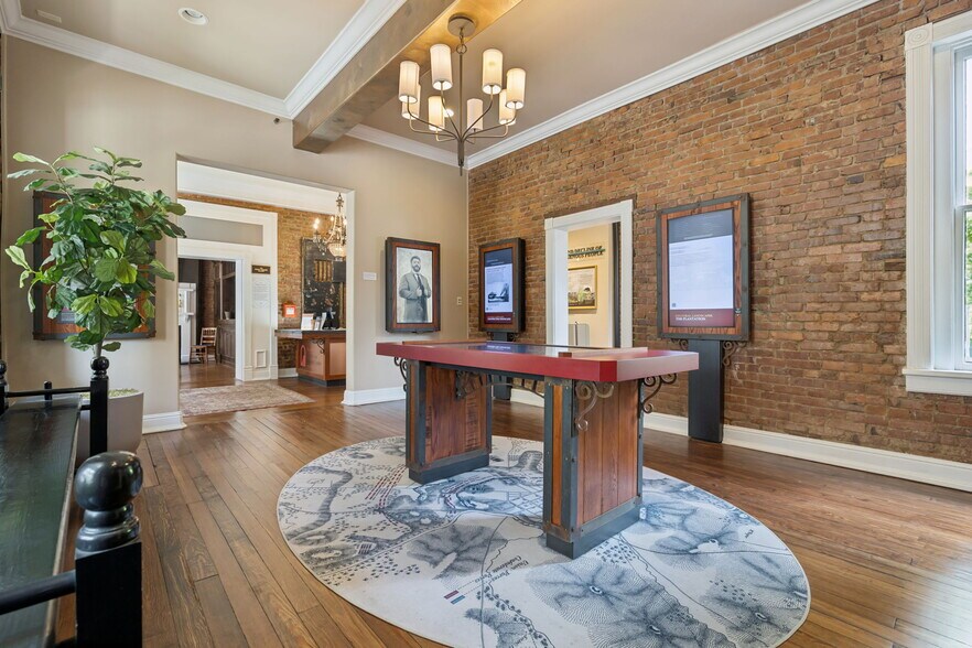 More Photos Of 108 Bridge St, Franklin Storefront For Sale