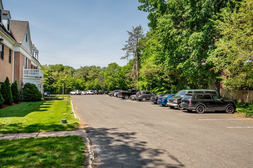 More Photos Of 30 Jordan Ln, Wethersfield Office For Sale