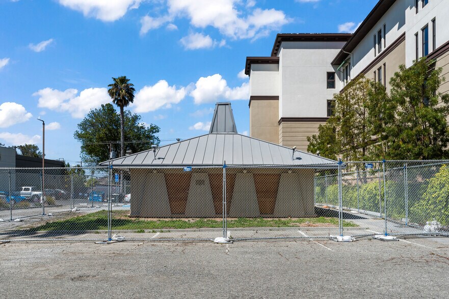 More Photos Of 2695 El Camino Real, Santa Clara Restaurant For Sale