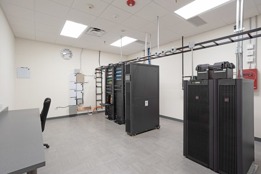 More Photos Of 4200 Mapleshade Ln, Plano Office For Sale