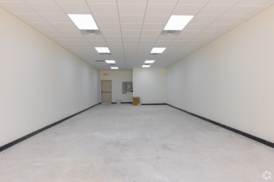 More Photos Of 10130 Grant Rd, Houston Unknown For Lease