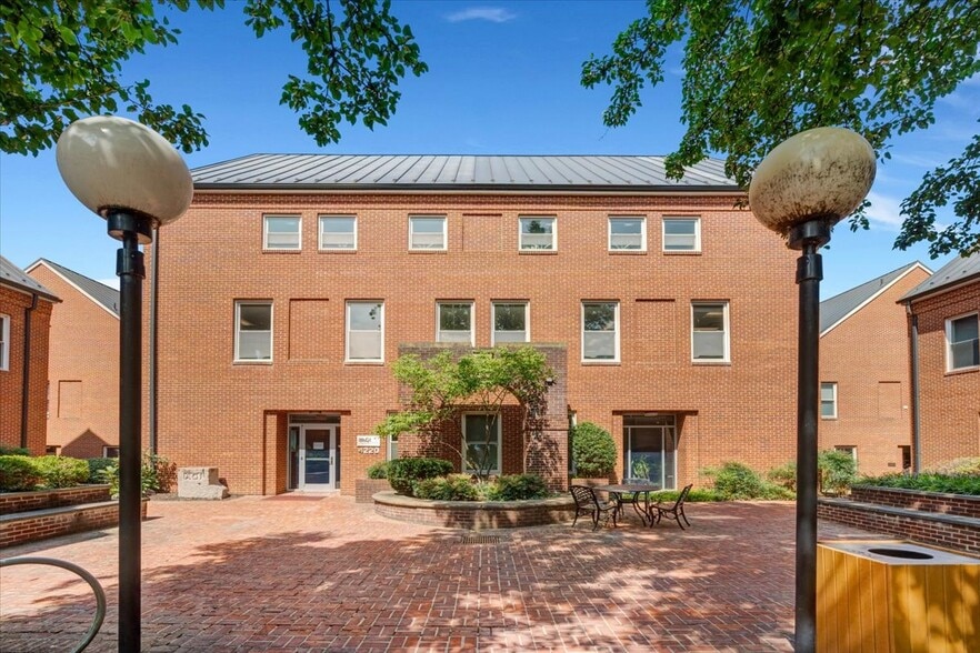 More Photos Of 4220 King St, Alexandria Office For Sale