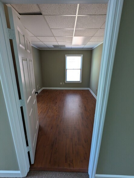 More Photos Of 2440 Sandy Plains Rd, Marietta Office For Sale