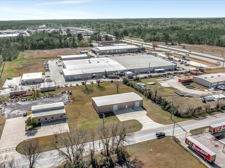 More Photos Of 1807 Webber Lufkin TX 75904 st, Lufkin Warehouse For Lease