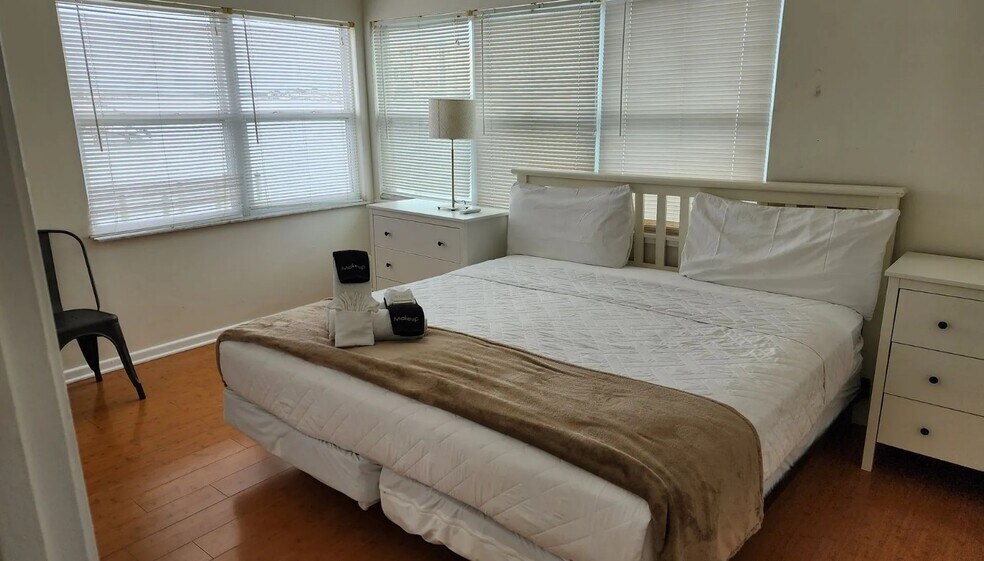 More Photos Of 621 Bay Esplanade, Clearwater Hotel For Sale