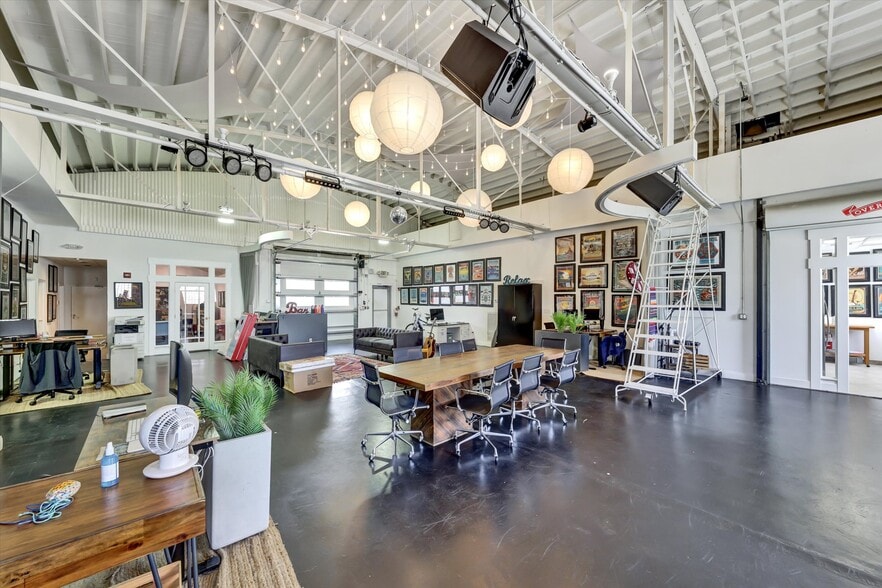 More Photos Of 255 NE 6th Ave, Delray Beach Office For Lease