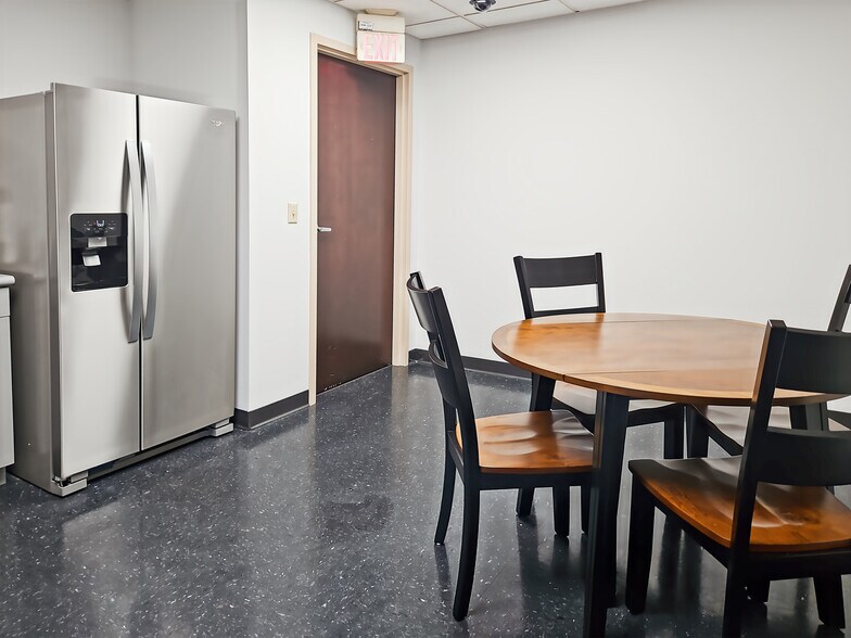 More Photos Of 258 Corporate Dr, Madison Coworking Space