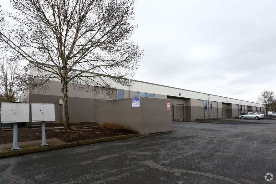 More Photos Of 3002-3004 NE 112th Ave, Vancouver Distribution For Lease