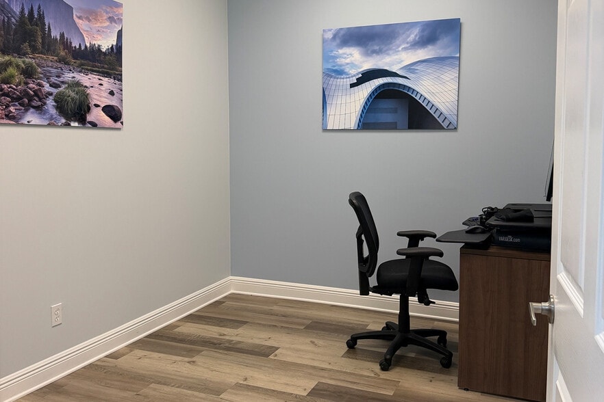 More Photos Of 1007-1027 US Highway 19, Holiday Medical For Sale