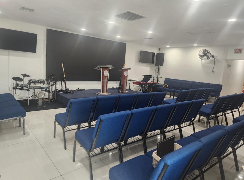 More Photos Of 1000 Foster Rd, Hallandale Beach Religious Facility For Sale