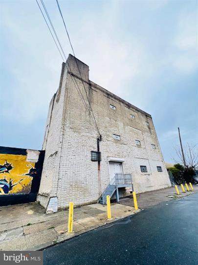 Primary Photo Of 415 W Pike St, Philadelphia Manufacturing For Sale