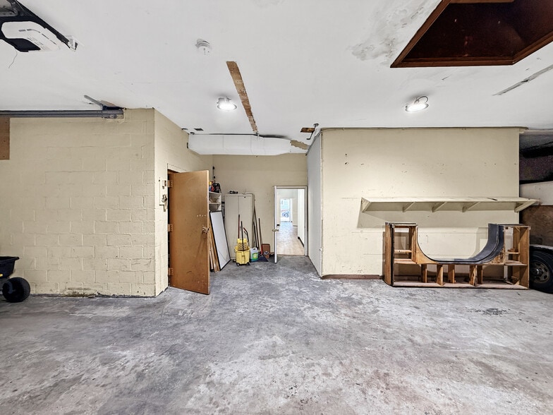More Photos Of 64 Dewey St, Worcester Office For Sale