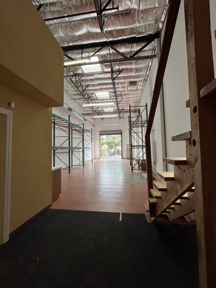 More Photos Of 4320 Redwood Hwy, San Rafael Warehouse For Sale