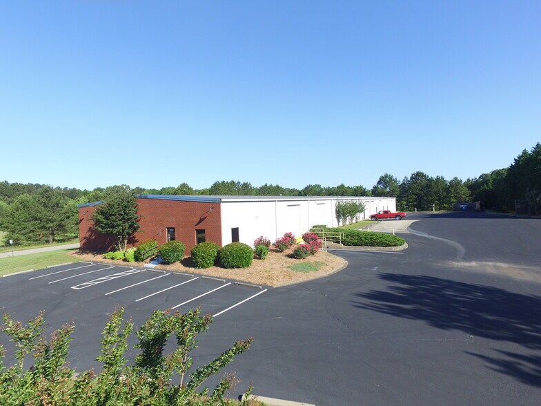 More Photos Of 9550 Jackson Trail Rd, Hoschton Warehouse For Lease