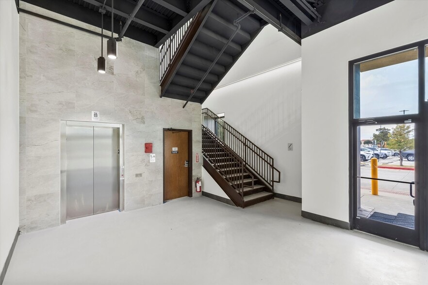 More Photos Of 2660 Old Denton Rd, Carrollton Unknown For Lease