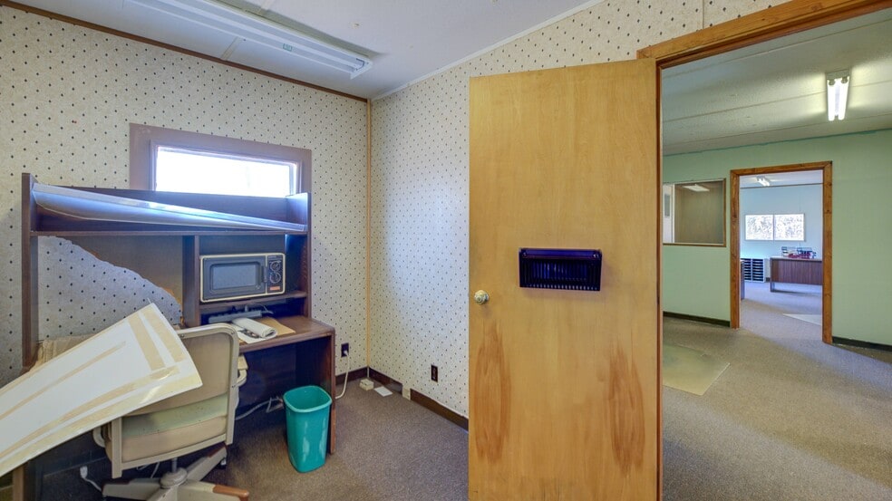 More Photos Of 5816 NY-30, Amsterdam Specialty For Sale