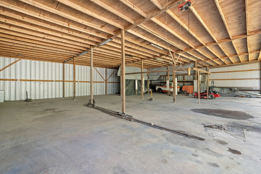 More Photos Of 19962 Lowe Ln, New Caney Manufacturing For Sale