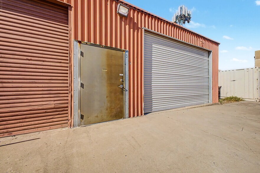More Photos Of 3532 E Elwood St, Phoenix Warehouse For Lease