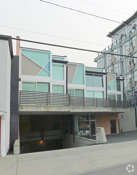 More Photos Of 1030 Meares St, Victoria Apartments For Lease