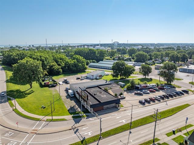 More Photos Of 1006 Velp Ave, Green Bay Freestanding For Sale