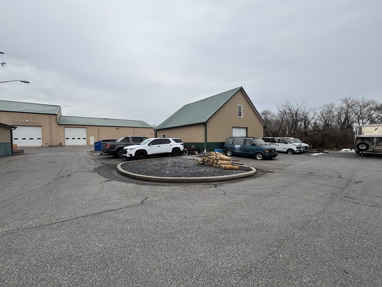 More Photos Of 24848 Meeting House Rd, Denton Warehouse For Sale