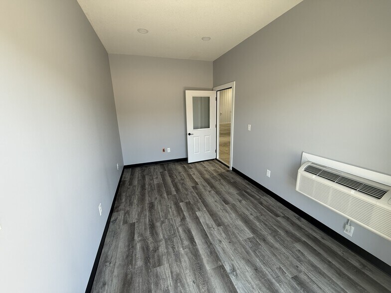 More Photos Of 699 Hopewell Dr, Heath Unknown For Lease