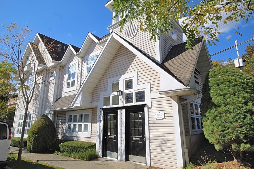 More Photos Of 15 1st St, Staten Island Office For Sale