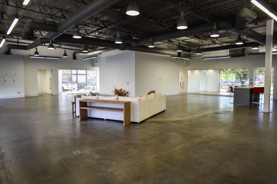 More Photos Of 950 Reserve Dr, Roseville Loft Creative Space For Sale